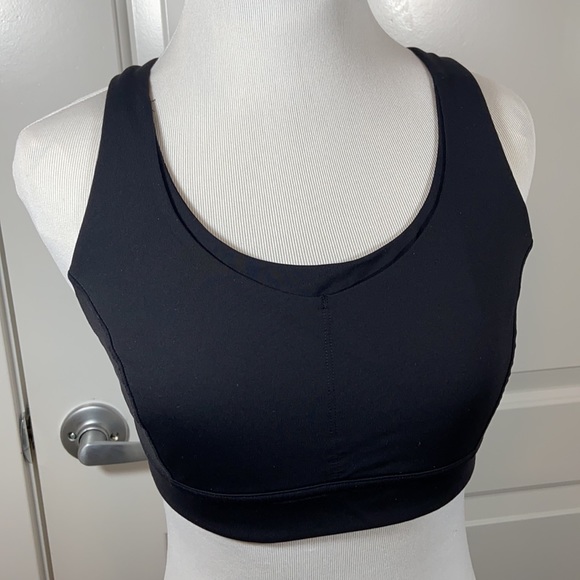 Lululemon Run On Bra - Picture 2 of 9